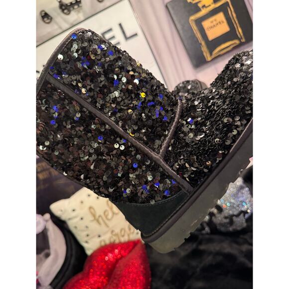 Ugg short classic emu boot- sheepskin black sequin bling sz 9 women 1130650 - Picture 6 of 14
